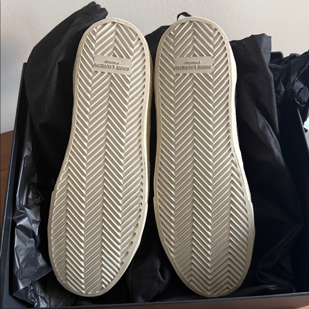 Saint Laurent Court Classic Star Sneakers - Picture 5 of 11